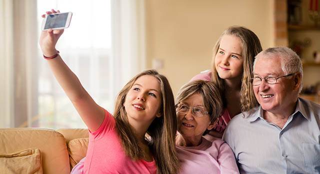 family selfie parkinson 640x350